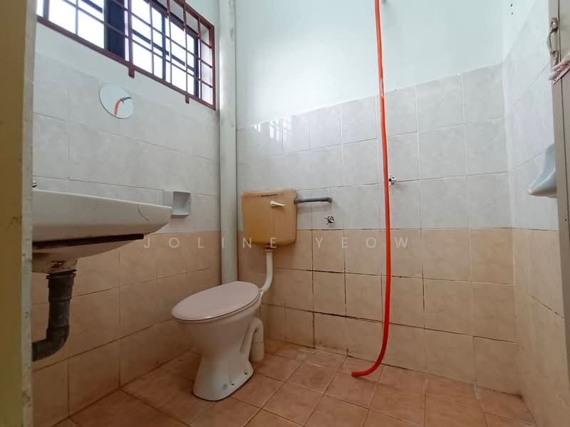 1-storey Terraced House for Sale in Menglembu (Perak) - Joline YEOW - Bathroom - PropertyGuru.com.my