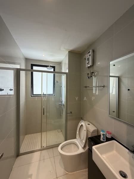 Kondominium untuk Disewa di Kings Bay @ Country Garden Danga Bay - Iwen Yap - Bathroom - PropertyGuru.com.my