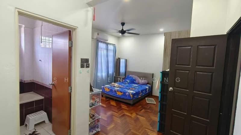 2-storey Terraced House for Sale in Bandar Seri Alam (Masai) - Shereen Wong - Bedroom - PropertyGuru.com.my