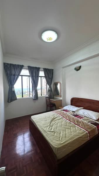 Kondominium untuk Dijual di Eden Seaview Condominium - Wayne Loh - Bedroom - PropertyGuru.com.my