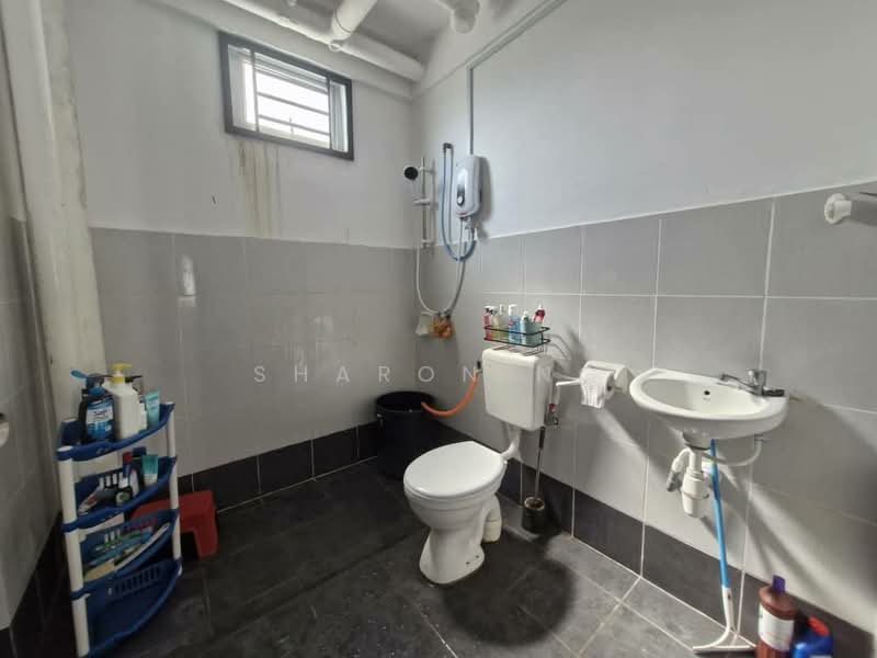 Pangsapuri untuk Dijual di Taman Pulai Mutiara - Sharon Ng - Bathroom - PropertyGuru.com.my