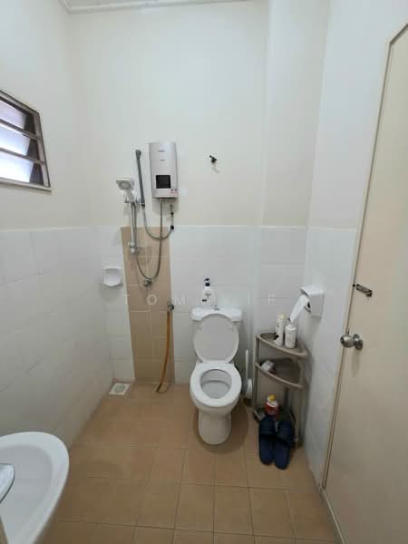 Terraced House for Sale in Saujana Rawang (Rawang) - Tom Yip - Bathroom - PropertyGuru.com.my