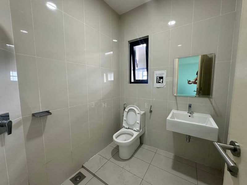 Office for Rent in Mont Kiara (Kuala Lumpur) - JH Tee - Bathroom - PropertyGuru.com.my