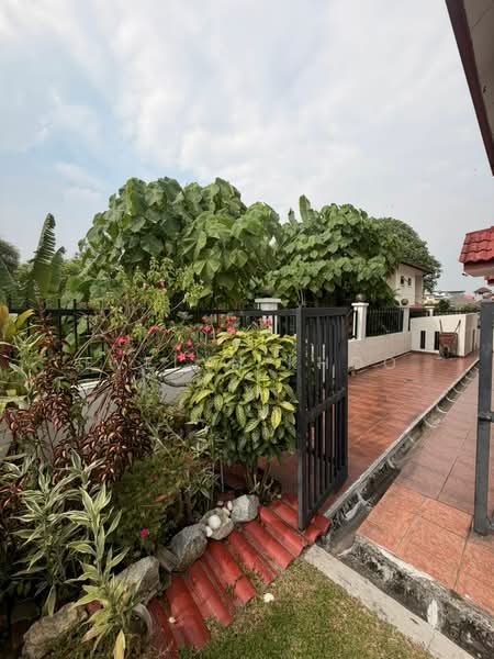 Bungalow for Rent in Taman Desa Country Homes (Rawang) - Evelyn Khoo - Side Land - PropertyGuru.com.my
