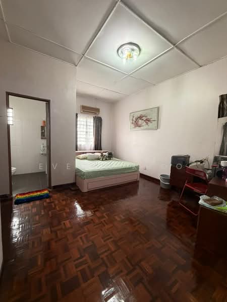 Bungalow for Rent in Taman Desa Country Homes (Rawang) - Evelyn Khoo - Bedroom - PropertyGuru.com.my