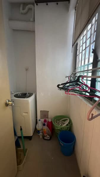 Kondominium untuk Dijual di Eden Seaview Condominium - Wayne Loh - Balcony - PropertyGuru.com.my