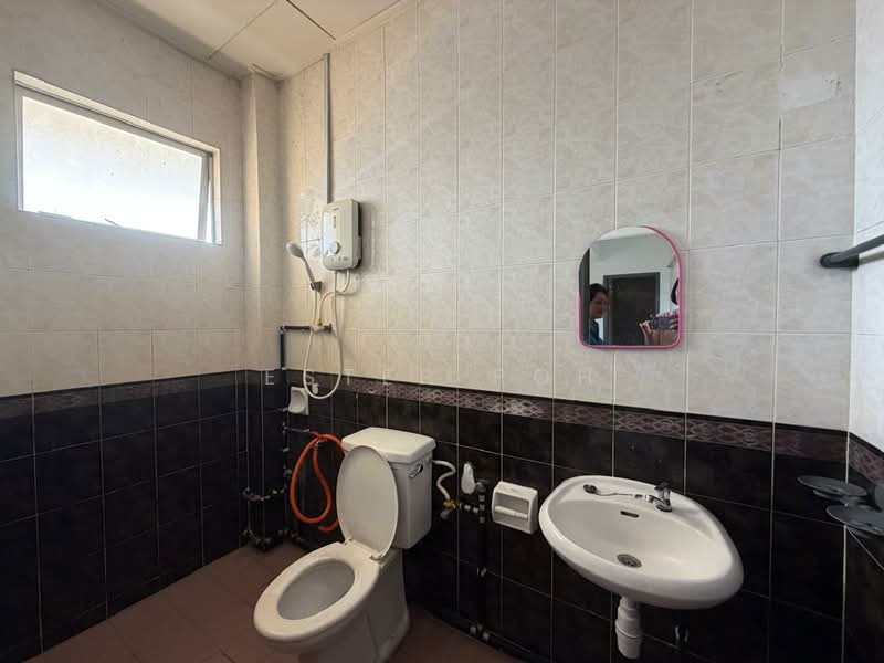 Semi-Detached House for Rent in Seremban 2 (Negeri Sembilan) - Ester Poh - Bathroom - PropertyGuru.com.my
