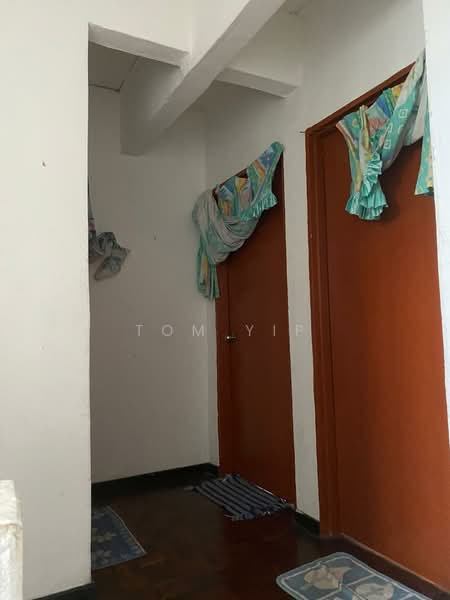 Rumah Teres untuk Dijual di Rawang (Selangor) - Tom Yip - Corridor - PropertyGuru.com.my
