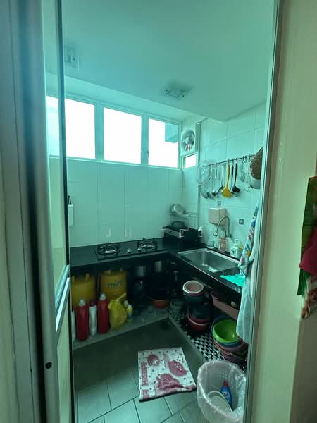 Condominium for Sale at First Residence (Residensi Unggul) - JH Tee - Kitchen - PropertyGuru.com.my