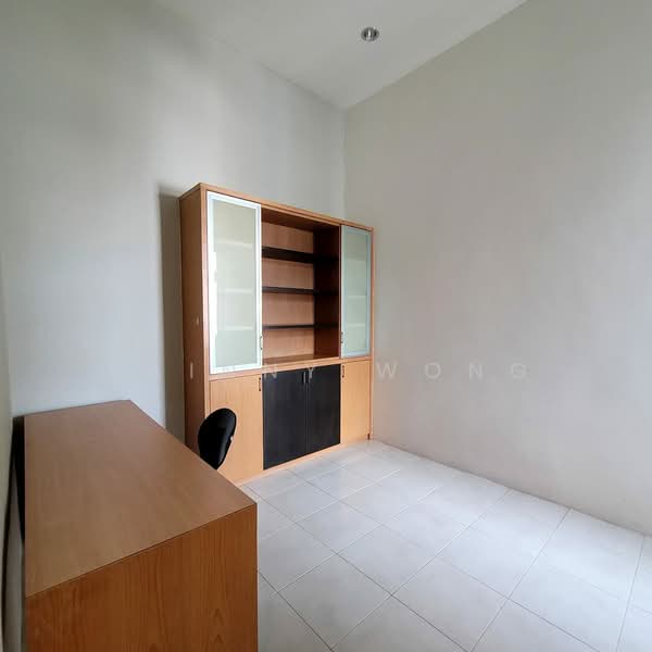 Kondominium untuk Disewa di Bayswater Resort Condominium - Rainny Wong - Study - PropertyGuru.com.my