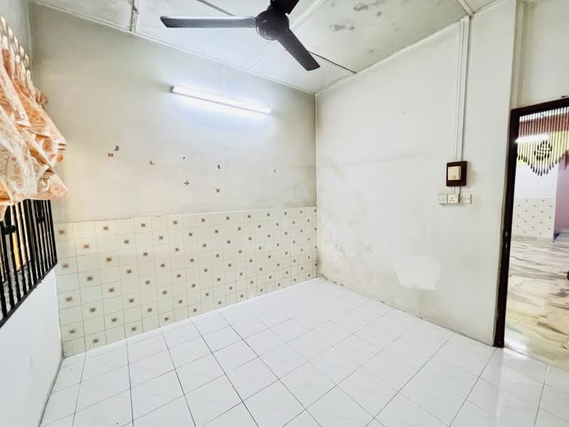 1-storey Terraced House for Sale in Senawang (Negeri Sembilan) - Tasya Ruslan - Interior - PropertyGuru.com.my