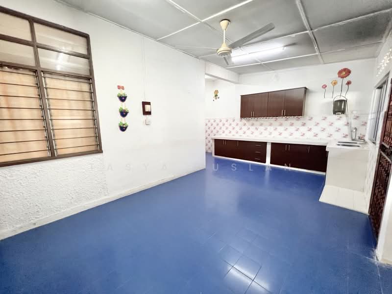 1-storey Terraced House for Sale in Senawang (Negeri Sembilan) - Tasya Ruslan - Kitchen - PropertyGuru.com.my