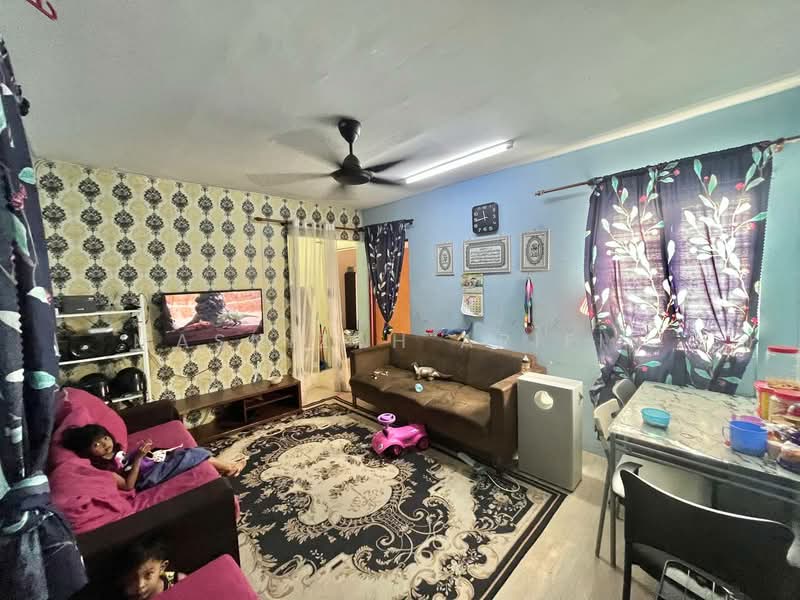Flat for Sale at Sri Intan - Masnizah Arifin - Living Room - PropertyGuru.com.my