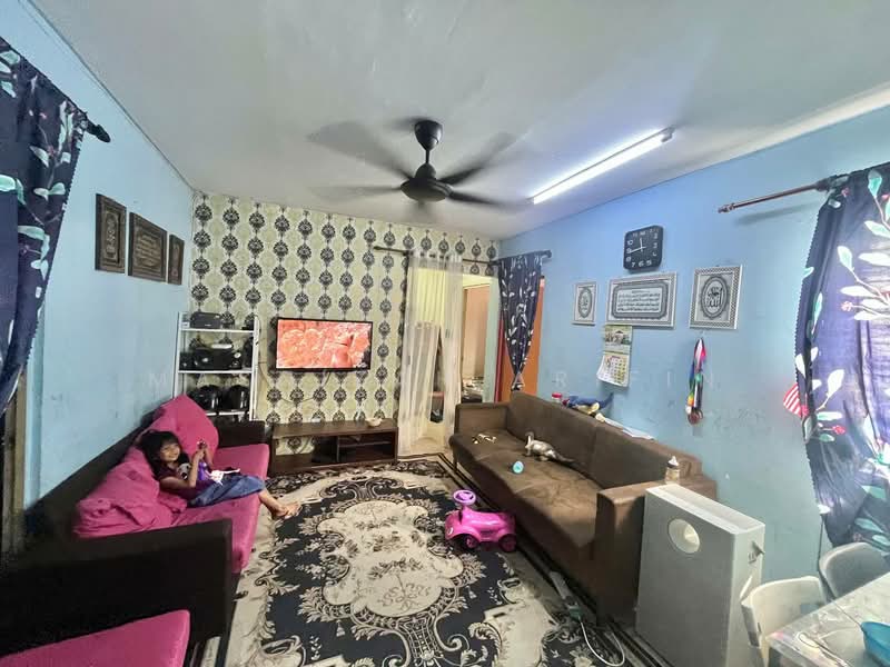Flat for Sale at Sri Intan - Masnizah Arifin - Living Room - PropertyGuru.com.my