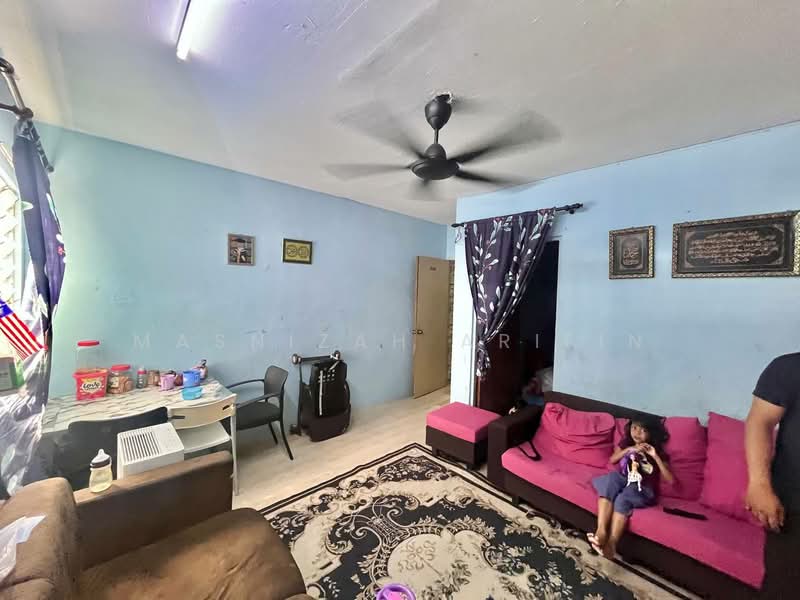 Flat for Sale at Sri Intan - Masnizah Arifin - Living Room - PropertyGuru.com.my