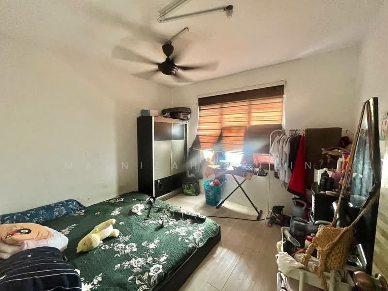 Flat for Sale at Sri Intan - Masnizah Arifin - Bedroom - PropertyGuru.com.my