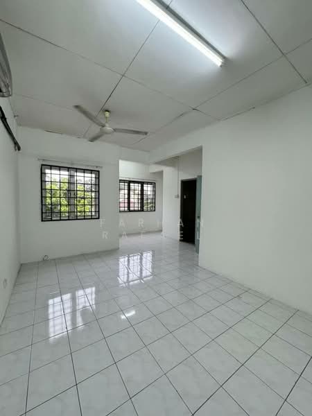 2-storey Terraced House for Sale in Kota Kemuning (Shah Alam) - Farhan Rafael - Living Room - PropertyGuru.com.my