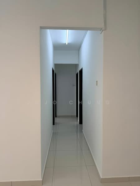 Rumah Flat untuk Disewa di Flat Bukit Indah - Jojo Chung - Corridor - PropertyGuru.com.my