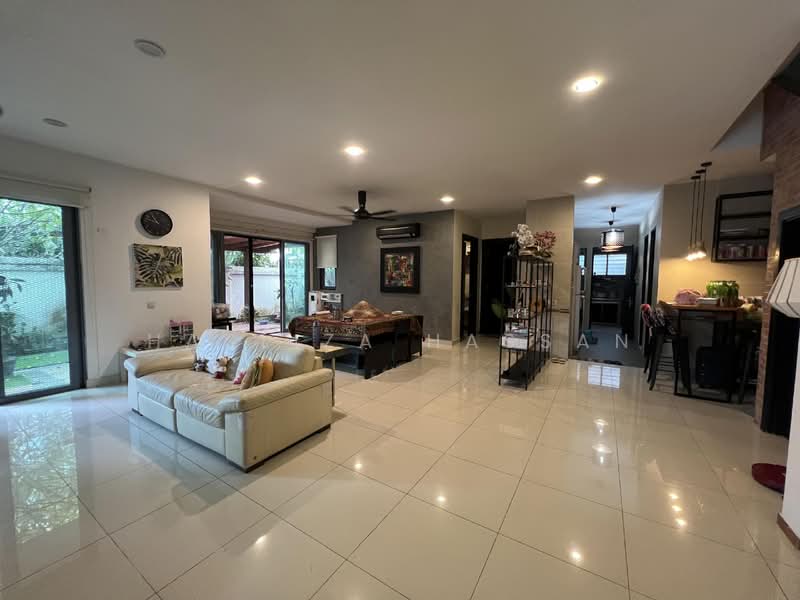 Rumah Berkembar untuk Dijual di Bangi (Selangor) - Hasliza Hassan - Living Room - PropertyGuru.com.my