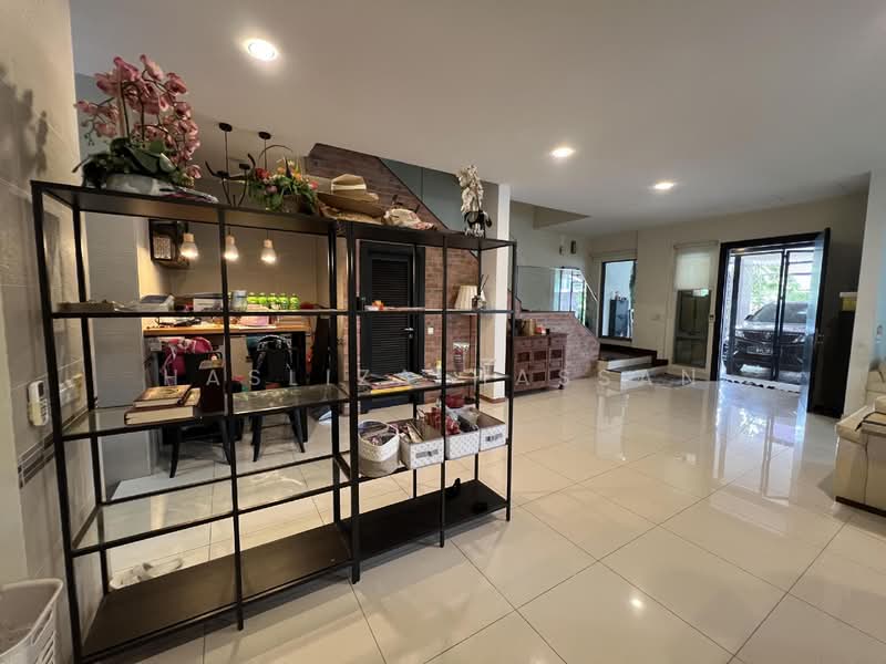 Rumah Berkembar untuk Dijual di Bangi (Selangor) - Hasliza Hassan - Living Room - PropertyGuru.com.my