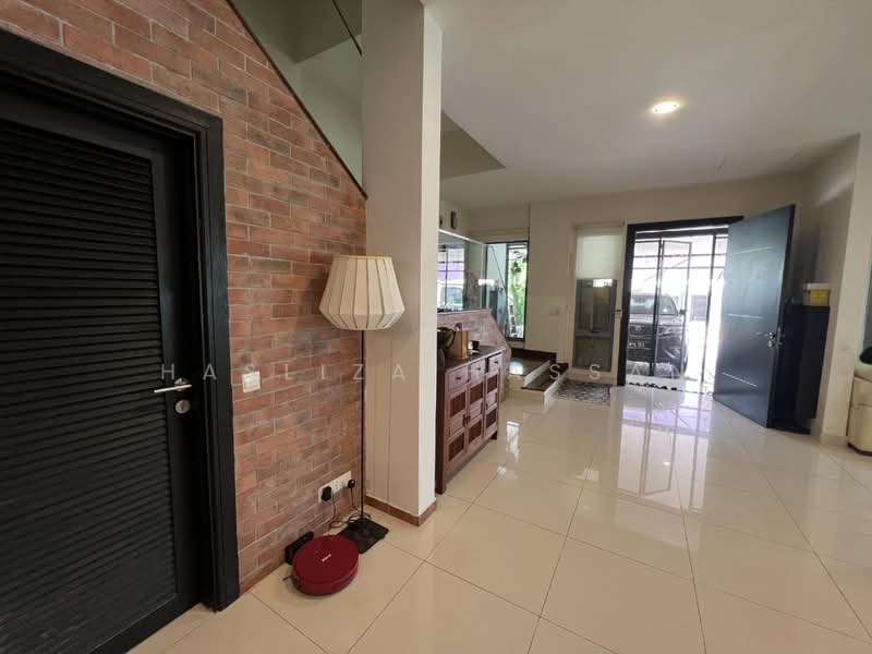 Rumah Berkembar untuk Dijual di Bangi (Selangor) - Hasliza Hassan - Entrance - PropertyGuru.com.my