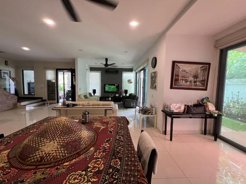 Rumah Berkembar untuk Dijual di Bangi (Selangor) - Hasliza Hassan - Living Room - PropertyGuru.com.my