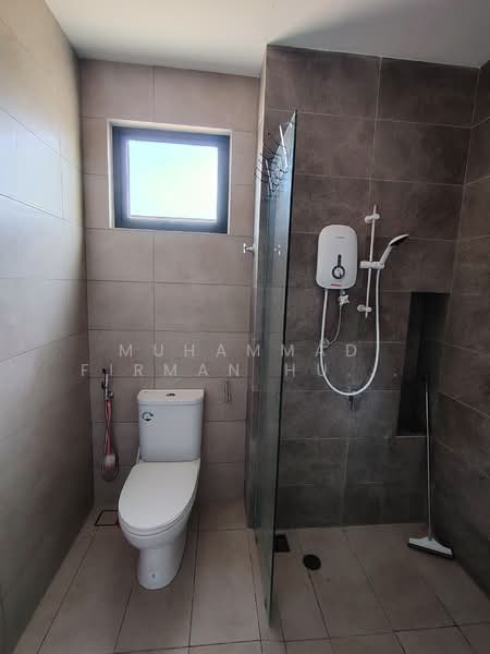 Rumah Teres untuk Disewa di Banting (Selangor) - Muhammad Firman Hussain - Bathroom - PropertyGuru.com.my