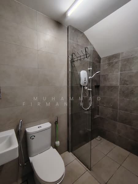 Rumah Teres untuk Disewa di Banting (Selangor) - Muhammad Firman Hussain - Bathroom - PropertyGuru.com.my