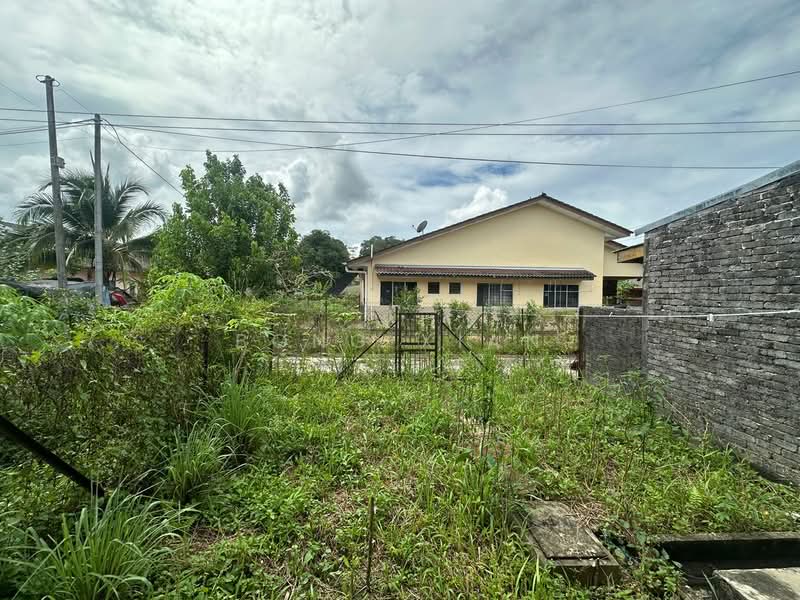 1-storey Terraced House for Sale in Kota Samarahan (Sarawak) - Bong Xian - Exterior - PropertyGuru.com.my