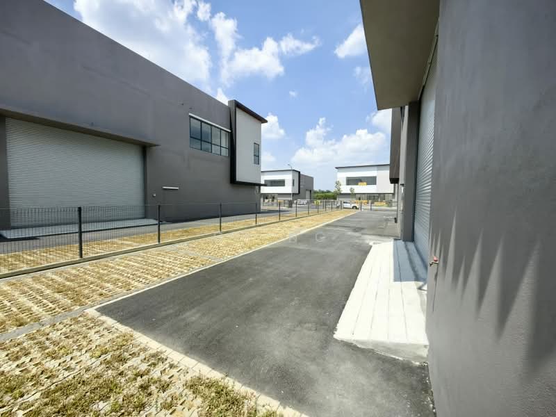 Semi-D Factory for Sale in Taman Perindustrian Air Hitam (Klang) - CH Ng - Exterior - PropertyGuru.com.my