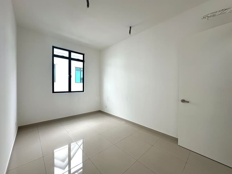 Rumah Teres 2 Tingkat untuk Dijual di Bandar Seri Alam (Masai) - June Tan - PropertyGuru.com.my