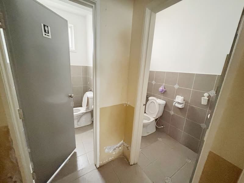 Shop for Rent in Taman Mount Austin (Tebrau) - Bess Wong - Bathroom - PropertyGuru.com.my