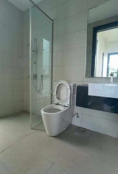 Semi-Detached House for Sale in Taman Molek (Johor Bahru) - Wong Ouray - Bathroom - PropertyGuru.com.my