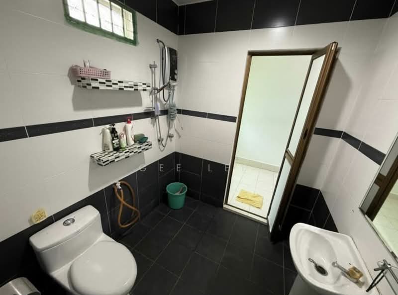 Rumah Teres 2 Tingkat untuk Dijual di Taman Sierra Ukay (Ulu Kelang) - GEE Lee - Bathroom - PropertyGuru.com.my