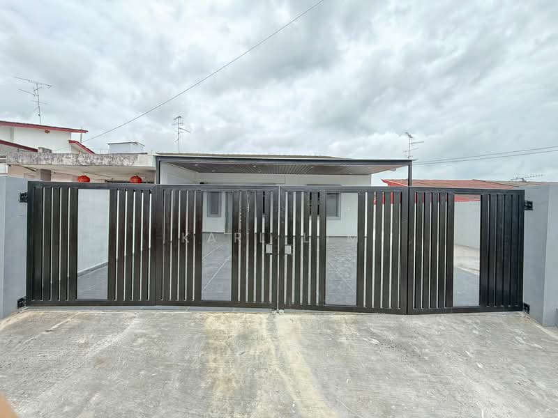Semi-Detached House for Sale in Taman Mutiara (Ulu Tiram) - Karl Lim - Exterior - PropertyGuru.com.my