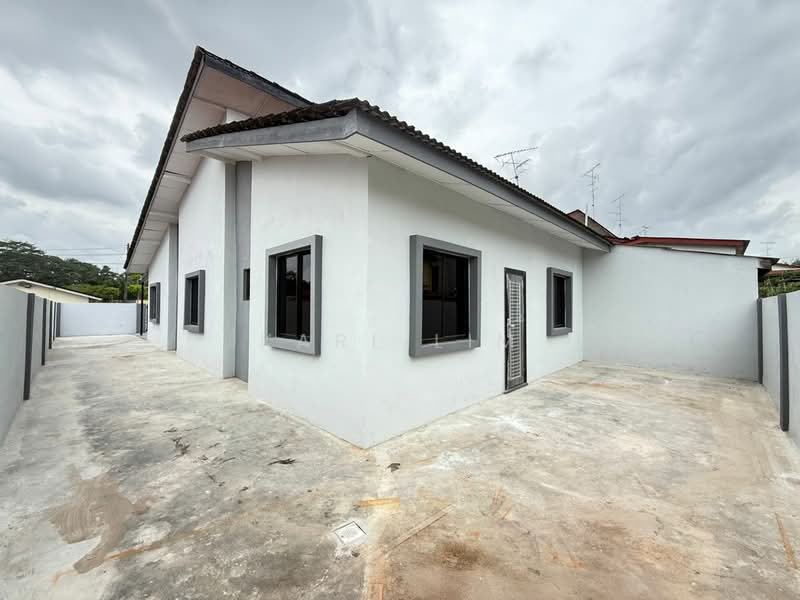Semi-Detached House for Sale in Taman Mutiara (Ulu Tiram) - Karl Lim - Exterior - PropertyGuru.com.my