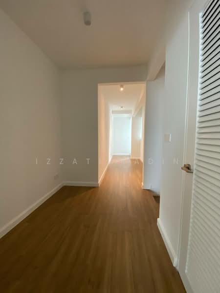 3-storey Terraced House for Sale in Seksyen U15 (Shah Alam) - Izzati Radin - Corridor - PropertyGuru.com.my