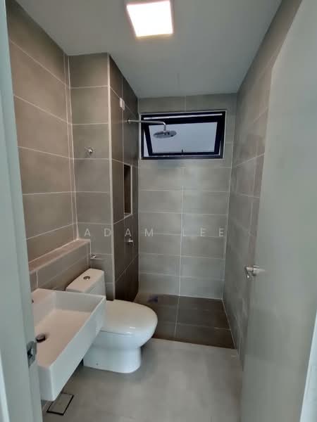 Servis Apartment untuk Dijual di Twin Residences - Adam Lee - Bathroom - PropertyGuru.com.my
