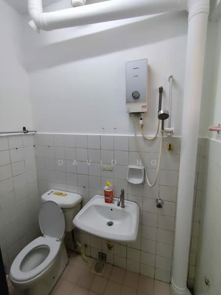 Rumah Flat untuk Dijual di Angsana - David Ng - Bathroom - PropertyGuru.com.my