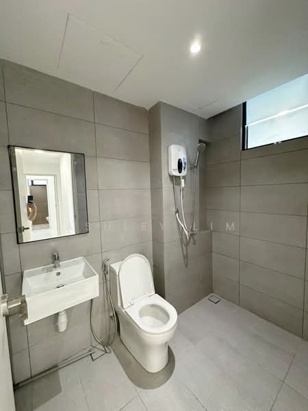 Servis Apartment untuk Disewa di Vivo Executive Apartment - Ashley Lim - Bathroom - PropertyGuru.com.my