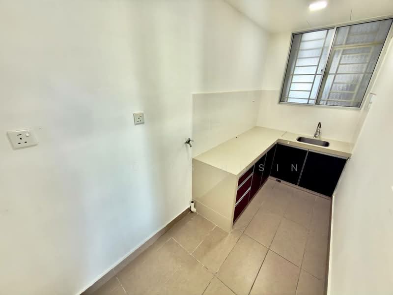 Service Residence for Sale at Platinum Lake PV 21 - Firdaus Husin - Kitchen - PropertyGuru.com.my