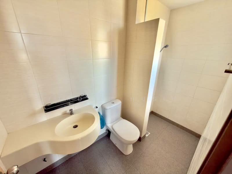 Service Residence for Sale at Platinum Lake PV 21 - Firdaus Husin - Bathroom - PropertyGuru.com.my