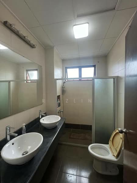 Rumah Teres untuk Dijual di Bukit Jelutong (Shah Alam) - R Azlin - Bathroom - PropertyGuru.com.my