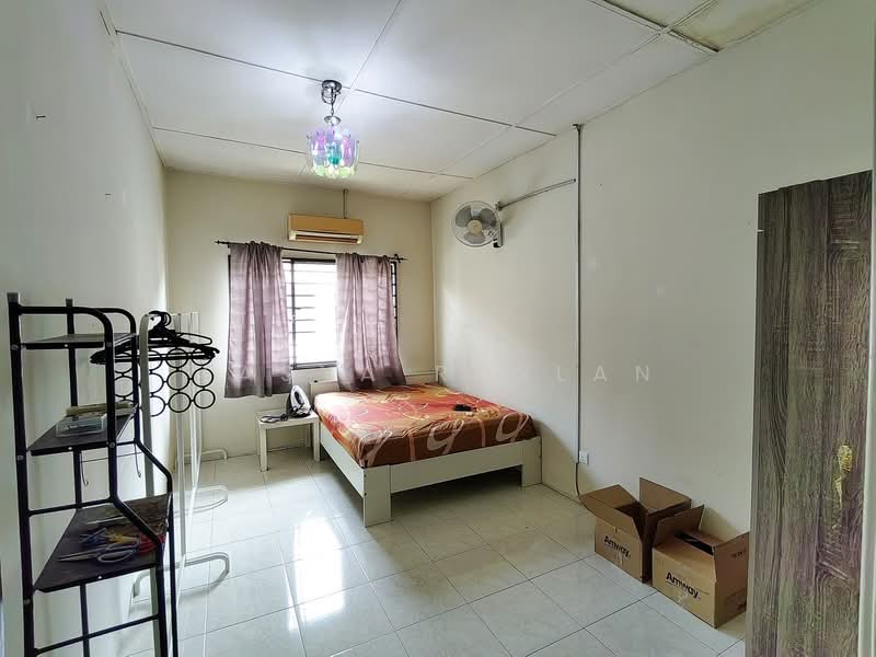 2-storey Terraced House for Sale in Bandar Nusaputra (Puchong) - Tasya Ruslan - Bedroom - PropertyGuru.com.my