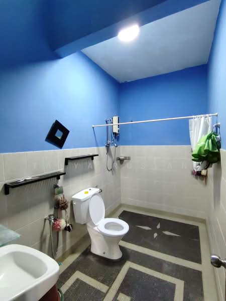 2-storey Terraced House for Sale in Bandar Nusaputra (Puchong) - Tasya Ruslan - Bathroom - PropertyGuru.com.my