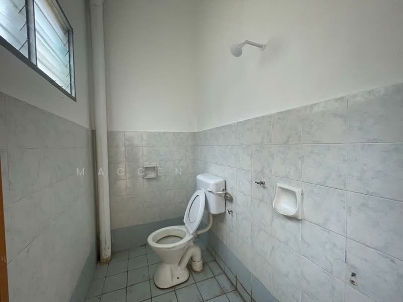 Rumah Teres 2.5 Tingkat untuk Disewa di Taman Desa Karunmas (Balakong) - Maccen Cheong - Bathroom - PropertyGuru.com.my