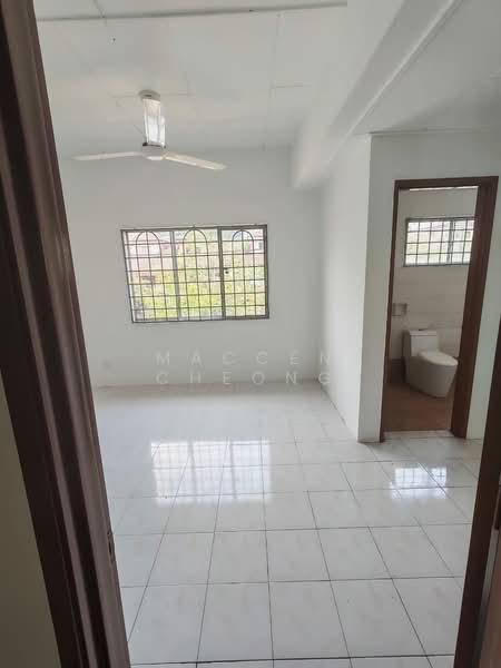 Rumah Teres 2.5 Tingkat untuk Disewa di Taman Desa Karunmas (Balakong) - Maccen Cheong - Interior - PropertyGuru.com.my