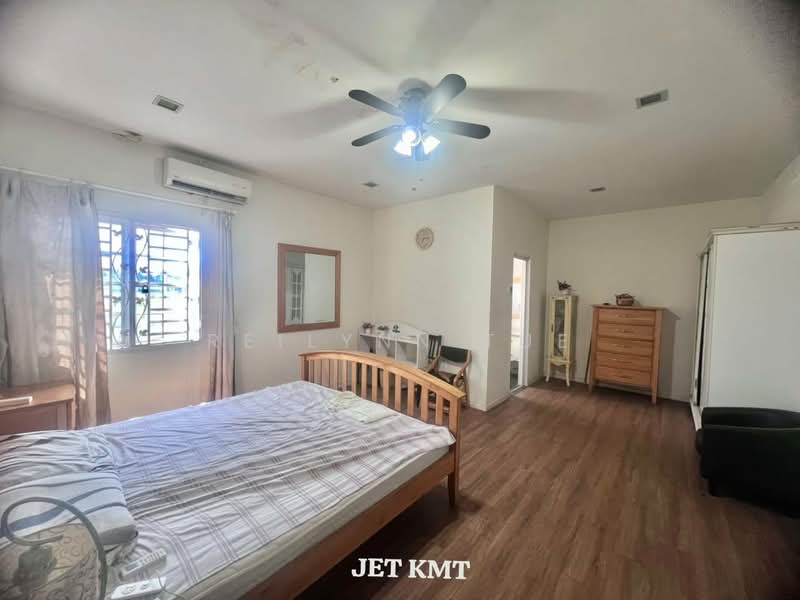 Terraced House for Sale in Seksyen 32, Kemuning Green Ville (Shah Alam) - Reilynn Tue - Bedroom - PropertyGuru.com.my
