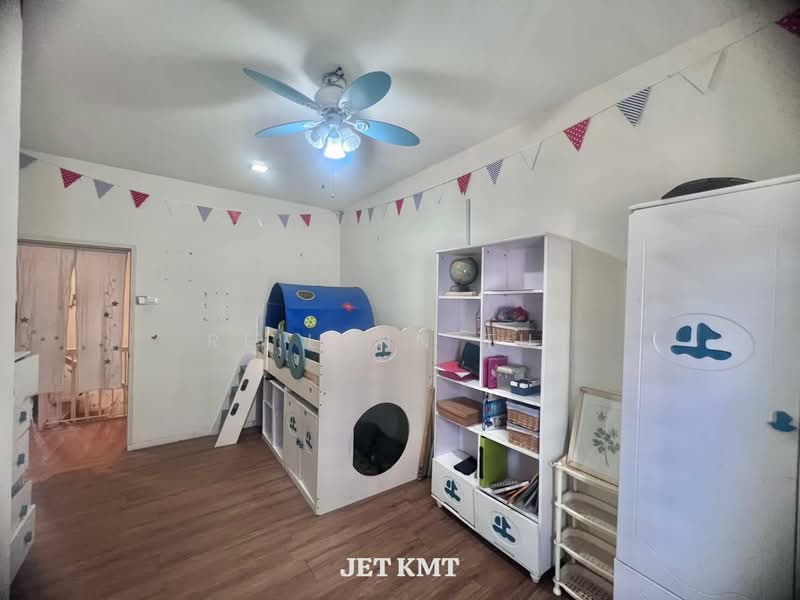 Terraced House for Sale in Seksyen 32, Kemuning Green Ville (Shah Alam) - Reilynn Tue - Bedroom - PropertyGuru.com.my