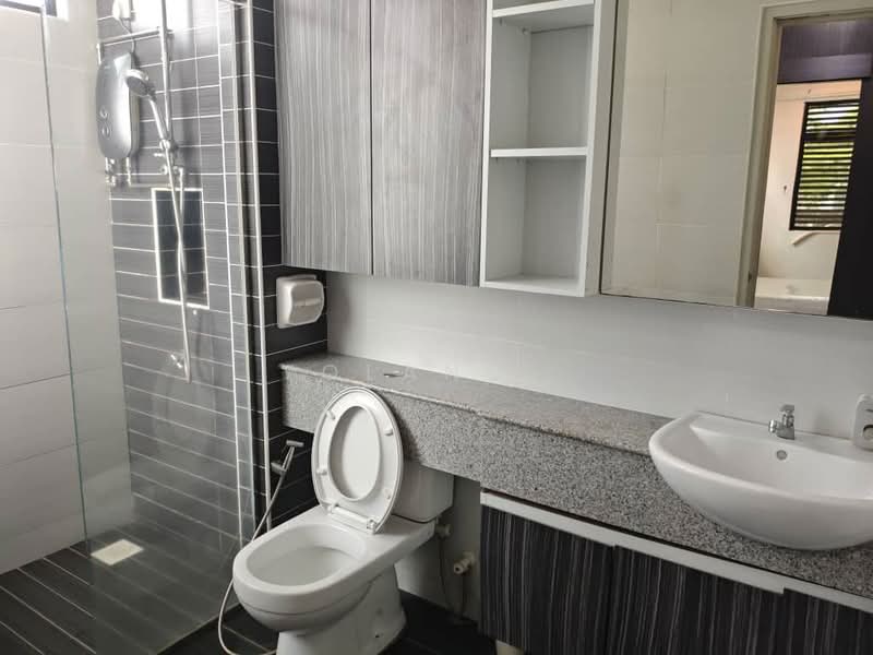 Cluster House for Rent in Taman Adda Heights (Tebrau) - Yoland . - Bathroom - PropertyGuru.com.my
